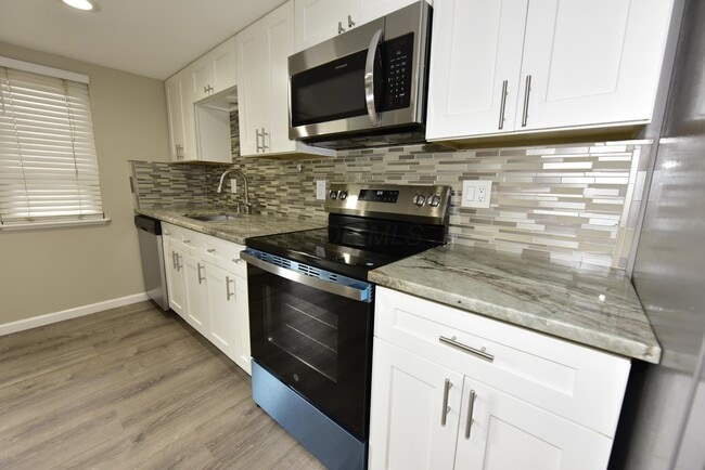 Building Photo - 1030 Galliton Ct