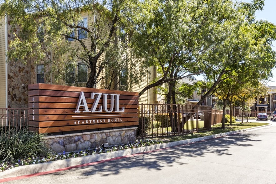 Azul driveway - Azul Apartment Homes