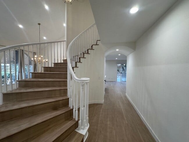 Building Photo - Stunning gated executive home completely redone