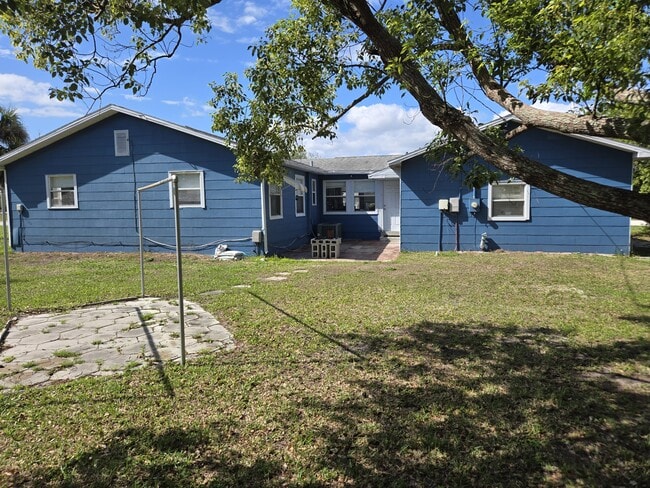 Building Photo - 530 Freeport Ave N