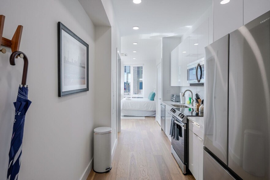 Building Photo - 38 Hichborn St