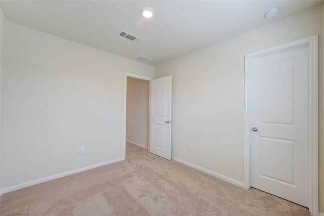Building Photo - 11715 Braemar Village Dr