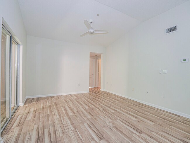 Building Photo - 5095 Fairways Cir