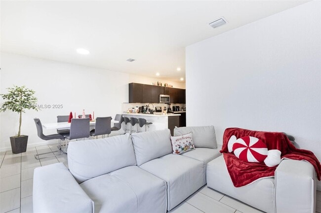 Building Photo - 15070 SW 119th Ln