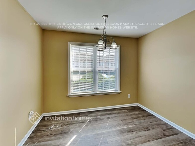 Building Photo - 302 Whitehall Ct
