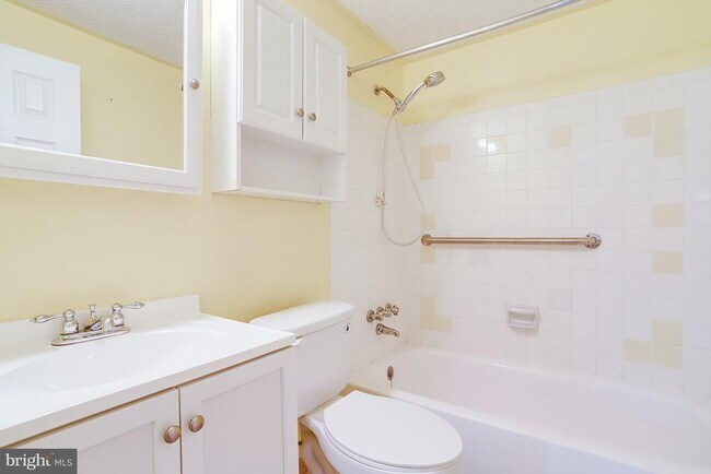 Building Photo - 13714 Gran Deur Dr