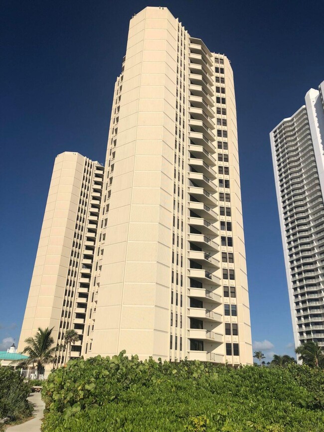 Building Photo - 2800 N Ocean Dr