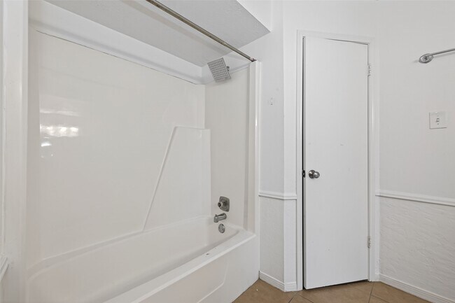 Building Photo - 17614 Telegraph Creek Dr