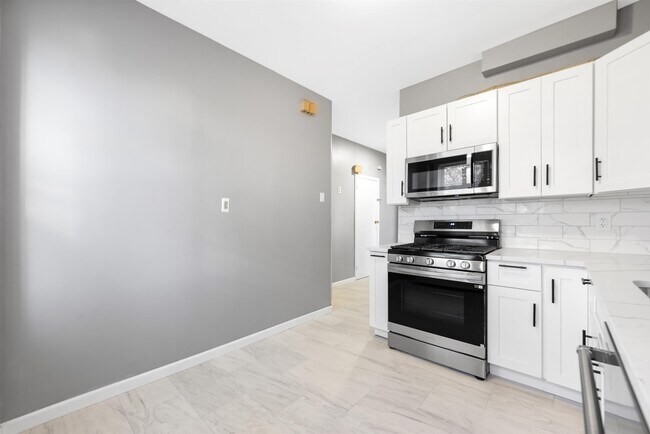 Building Photo - 230 Princeton Ave