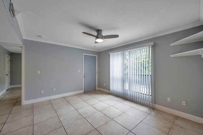 Building Photo - 455 Alt 19