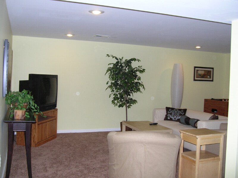 Building Photo - 2680 Roundtree Dr