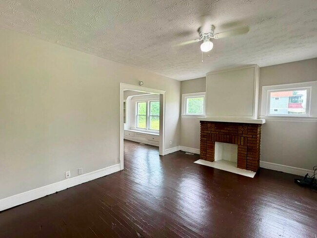 Building Photo - 3454 E 118th St