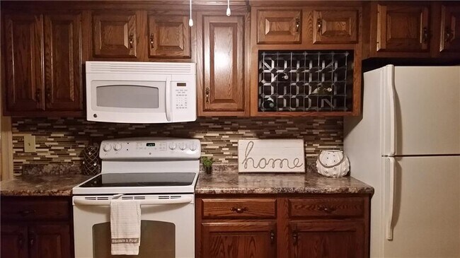 Building Photo - 5443 Post Rd