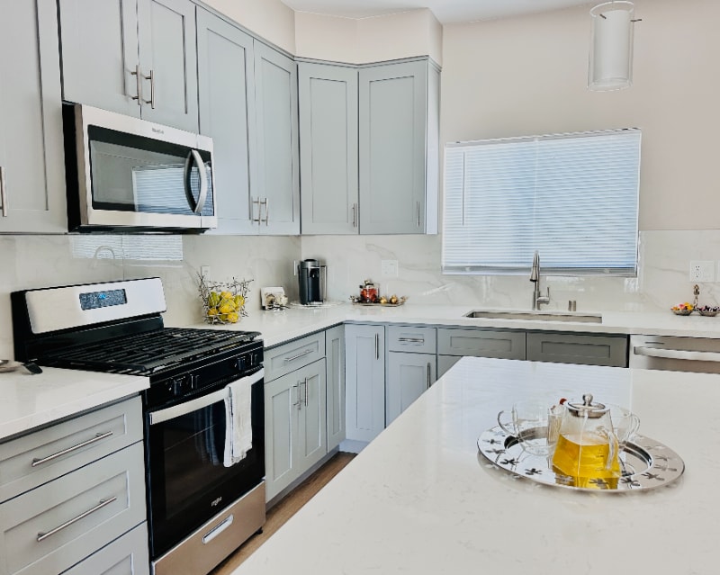 Building Photo - 8436 Oakdale Ave