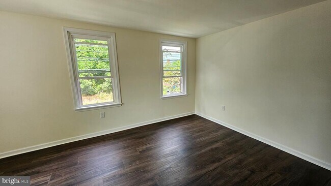 Building Photo - 340 E Baumstown Rd