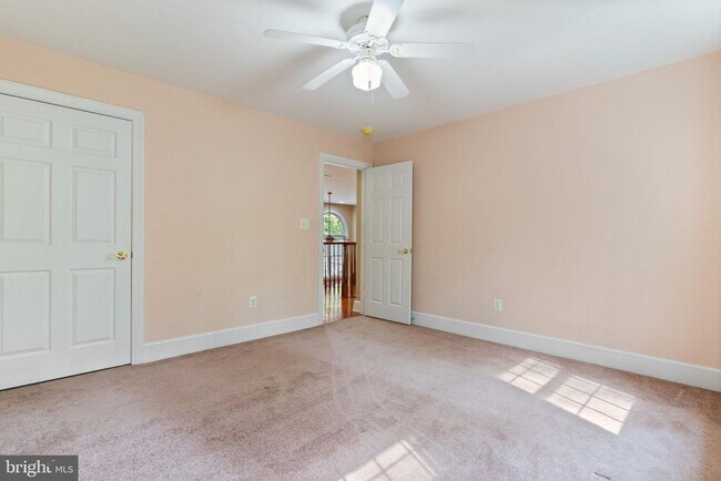 Building Photo - 45105 Mill Creek Way