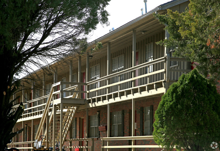 Building Photo - London House Apartments