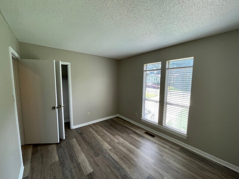 Bedroom - 5241 Cornell Drive