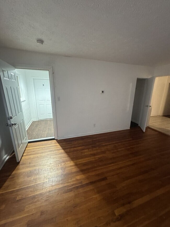 Building Photo - 1903 W Grand Ave