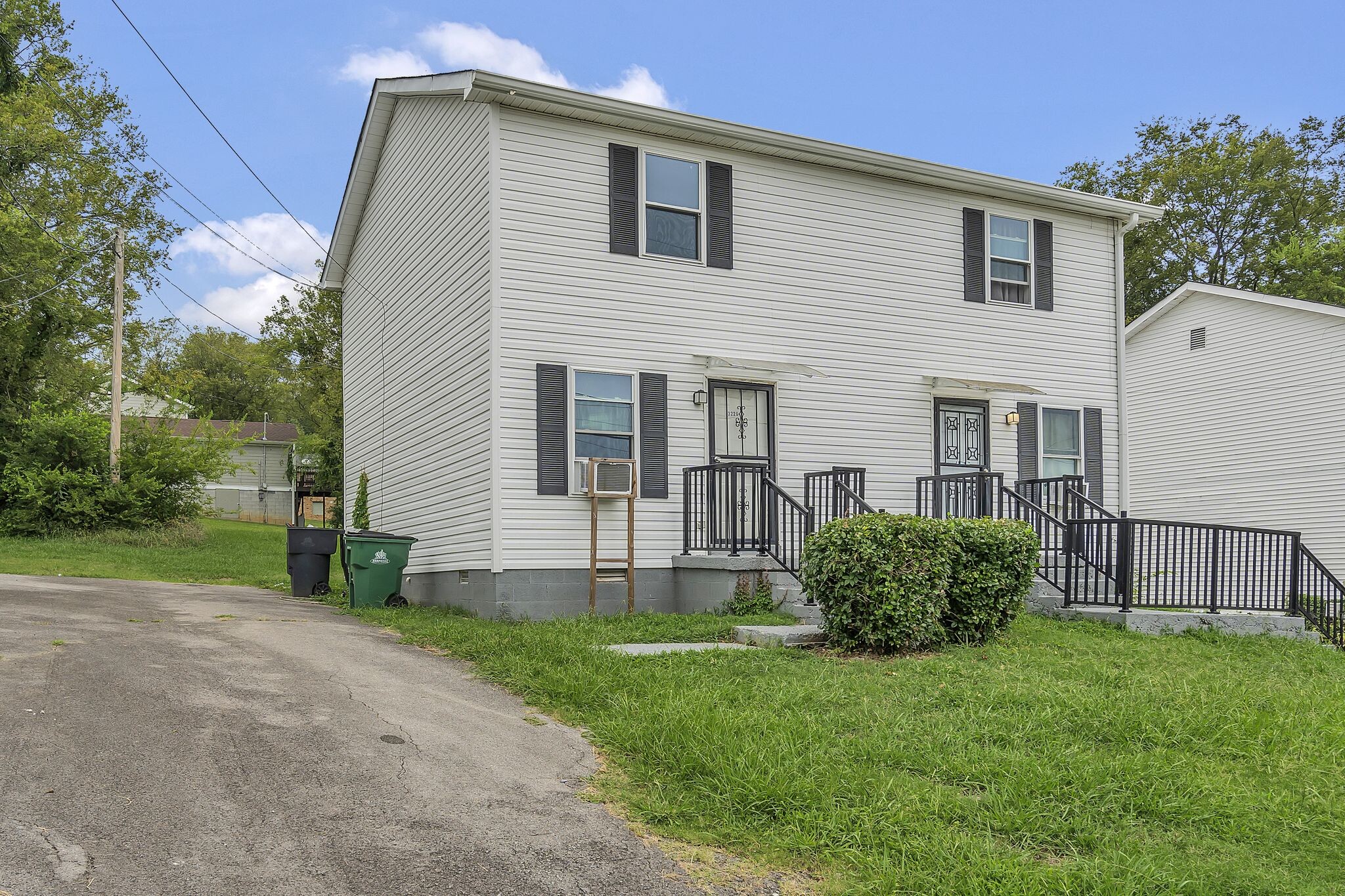 Building Photo - 3226 Lincoln Ave