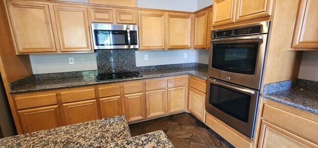Building Photo - Lone Mountain Heights Luxury Living! 1st-m...