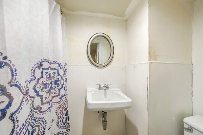 Building Photo - 237 73rd St
