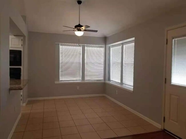 Building Photo - 3111 Lazy Brook Dr