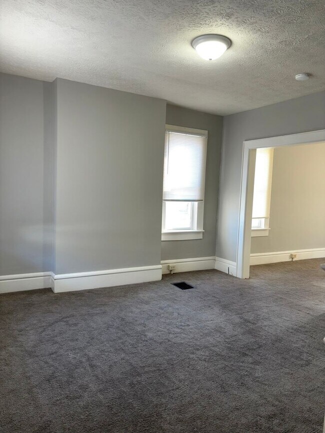 Building Photo - 889-895 East Fulton Street