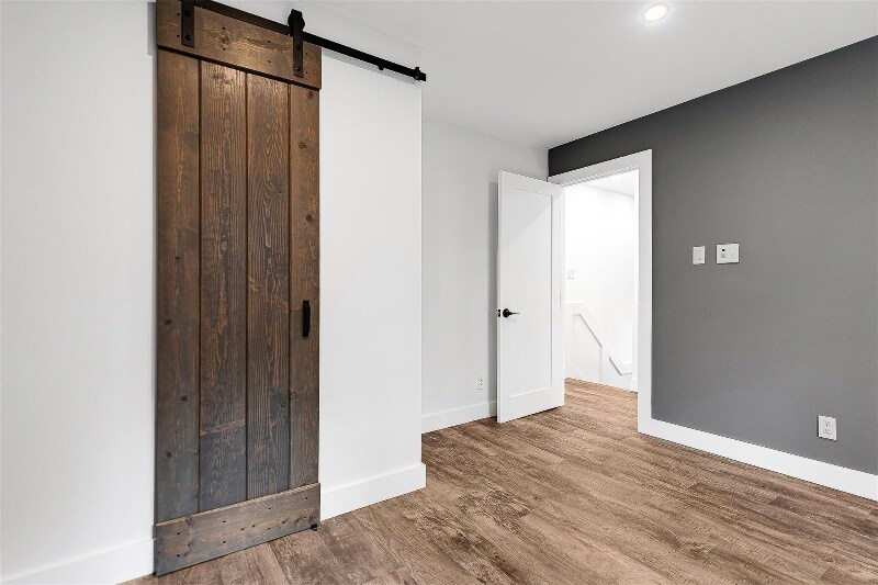 Building Photo - 71-31 Loubet St