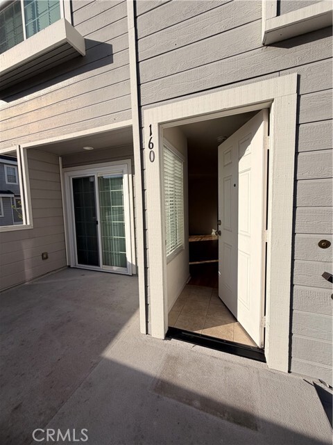 Building Photo - 2800 Plaza del Amo