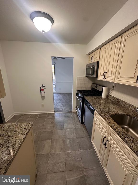 Building Photo - 222 Echelon Rd