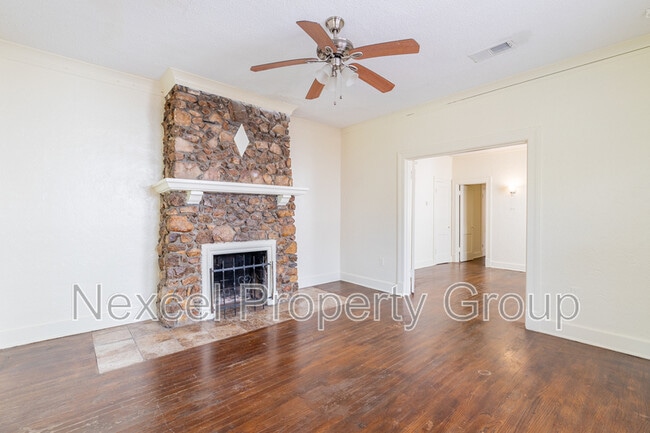 Building Photo - 783 E Pkwy S