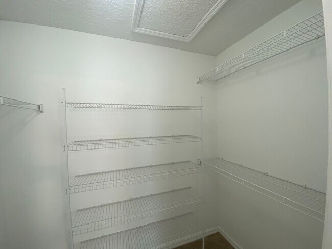 Building Photo - Welcome Home! Beautiful 3 Bedroom, 2.5 Bat...