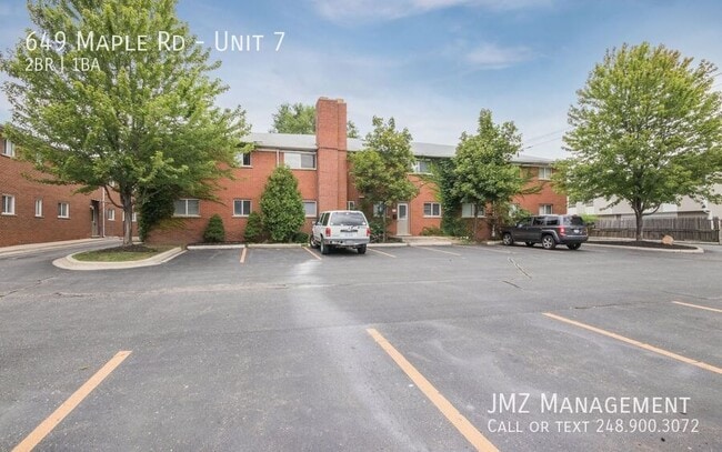 Building Photo - 649 W Maple Rd
