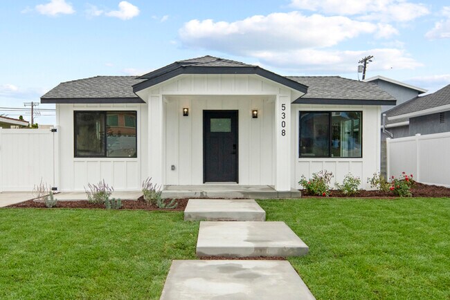 Building Photo - Charming Remodeled Craftsman w/ Modern Finishes in LA