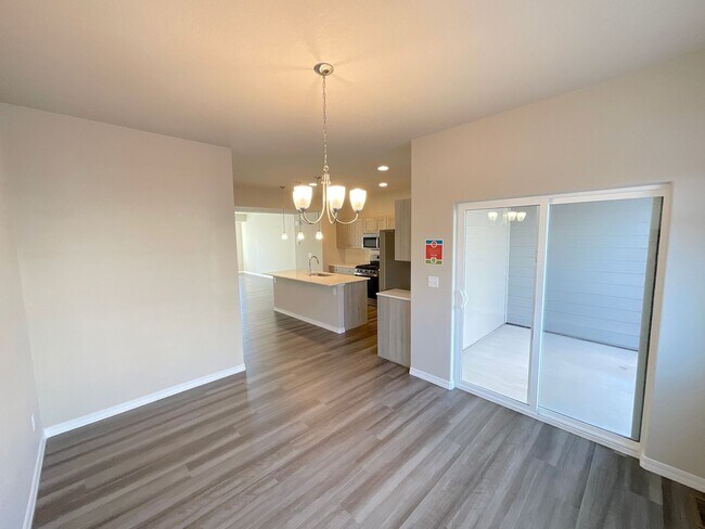 Building Photo - 4 Bedroom Townhome Available Near Tutt Blvd & E Woodmen Rd