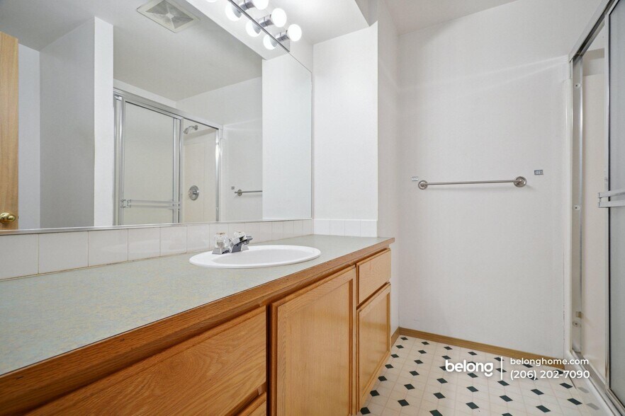 Building Photo - 15121 182nd Ave SE