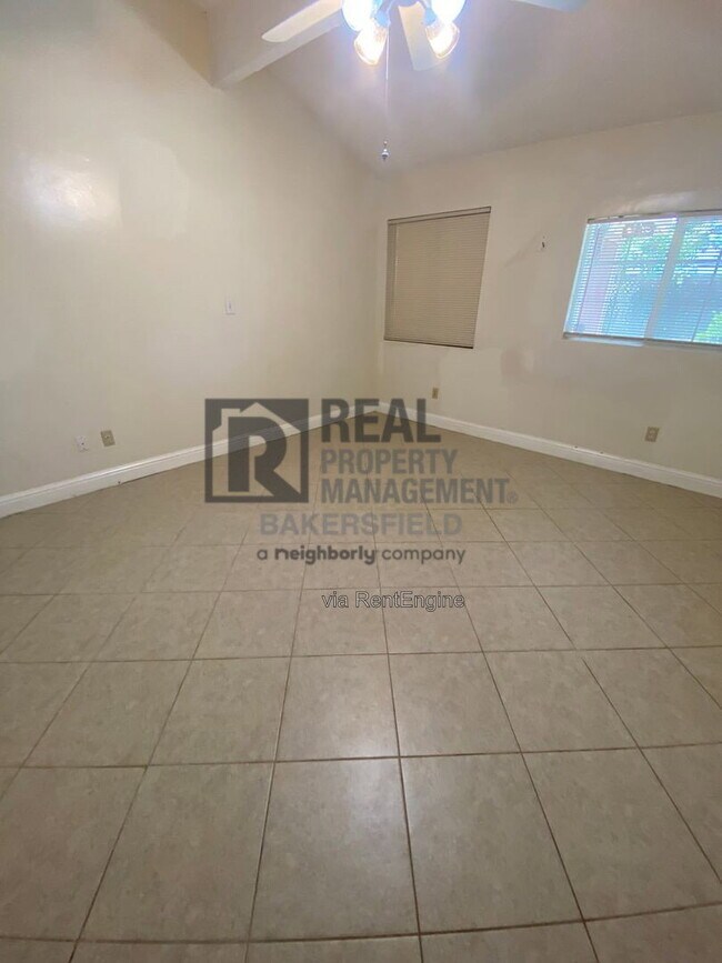 Building Photo - 7708 Okanagan Ct