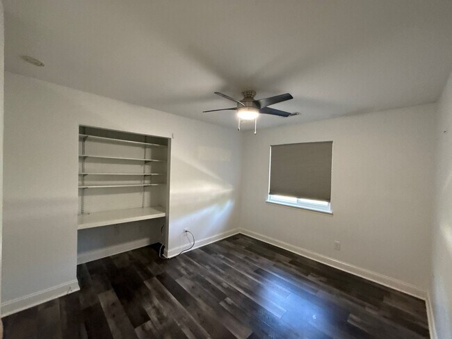 Building Photo - Updated Ranch Home with Luxury features!