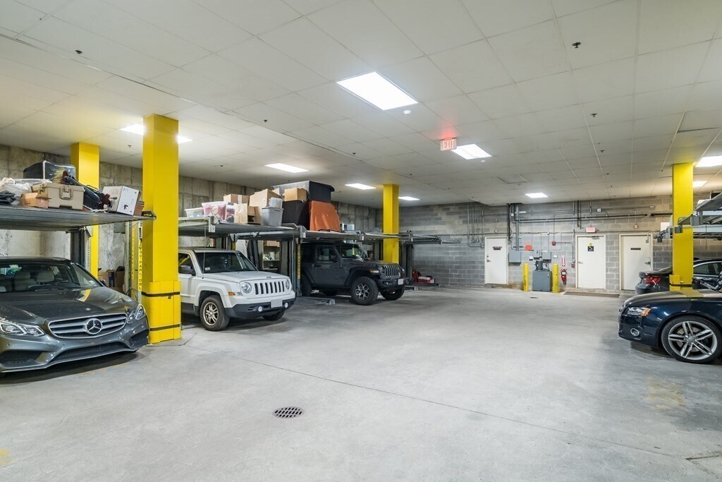 Building Photo - 1721 Washington St