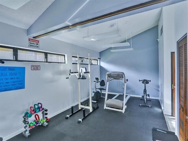 Building Photo - 6850 Royal Palm Blvd