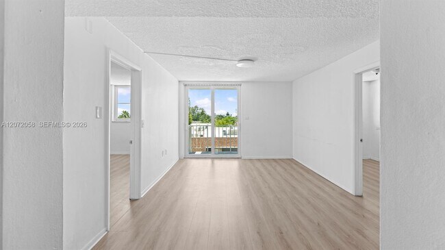 Building Photo - 1145 Normandy Dr