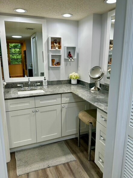 Primary En Suite - 933 Cypress Grove Dr