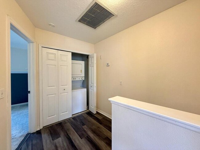 Building Photo - 13706 Forest Lake Dr