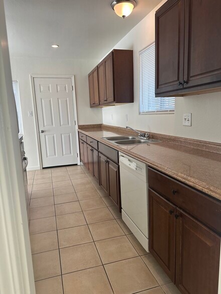 Building Photo - 44900 Rubidoux St