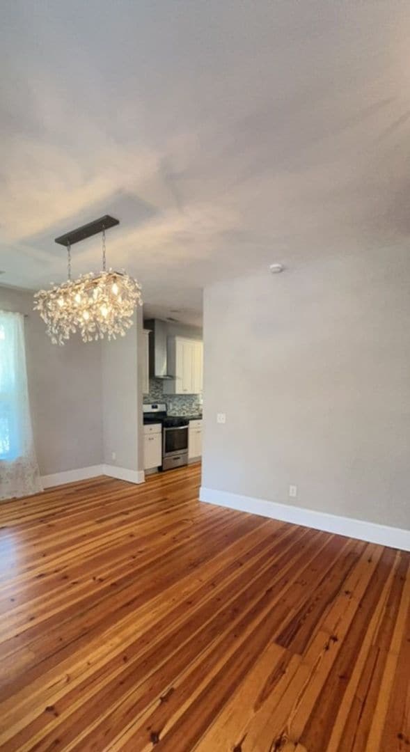 Building Photo - Available April 6th. Custom Built 3BR/2 BA Home in Park Circle!