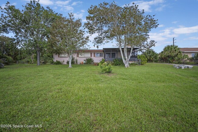 Building Photo - 6785 Riveredge Dr