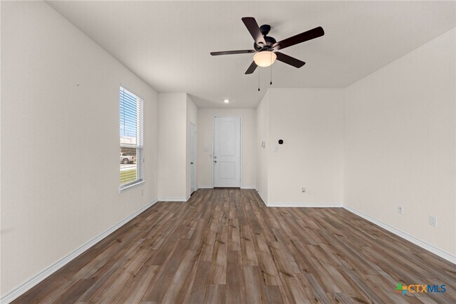 Building Photo - 5012 Arrow Vis