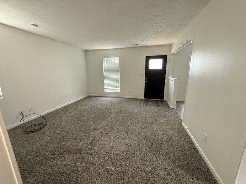 Building Photo - 3910 Dunbar Ave