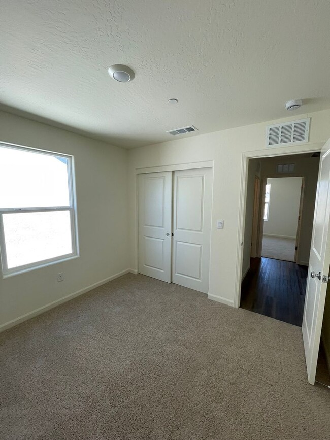 Building Photo - Beautiful New Home – Ready for Immediate M...
